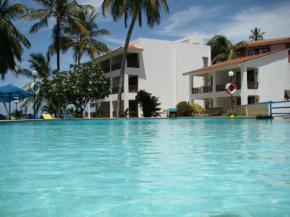  Nyali Beach Holiday Resort  Момбаса